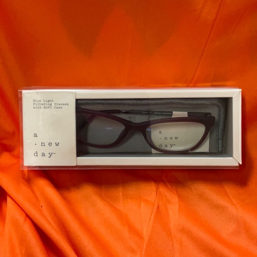 A New Day Blue Light Filtering Glasses with Soft Case NEW